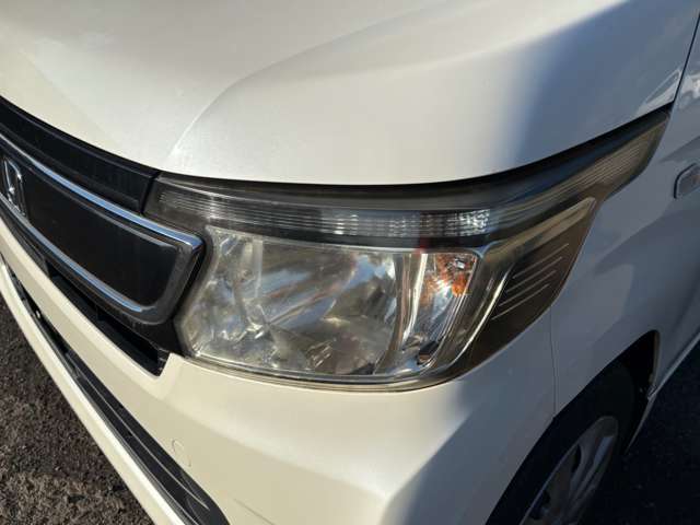 ヘッドライトは納車前に磨きます！