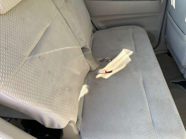 シートに汚れがありますのでクリーニングいたします！