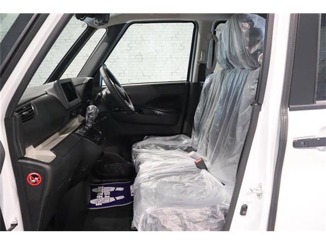 体格に合わせてシートの位置をきめ細かく調節できるので、いつでも最適な運転姿勢をキープ。操作も軽く、ラクラクです