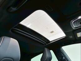 【サンルーフ】人気メーカーオプション。開放感溢れる車内を演出します☆