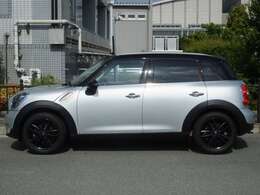 豊富なオーディオソースのcarrozzeria製ナビ装着のR60クロスオーバークーパーが新入庫！Bluetooth接続対応にフルセグTV・バックカメラ装着で遠出も楽しくなります！