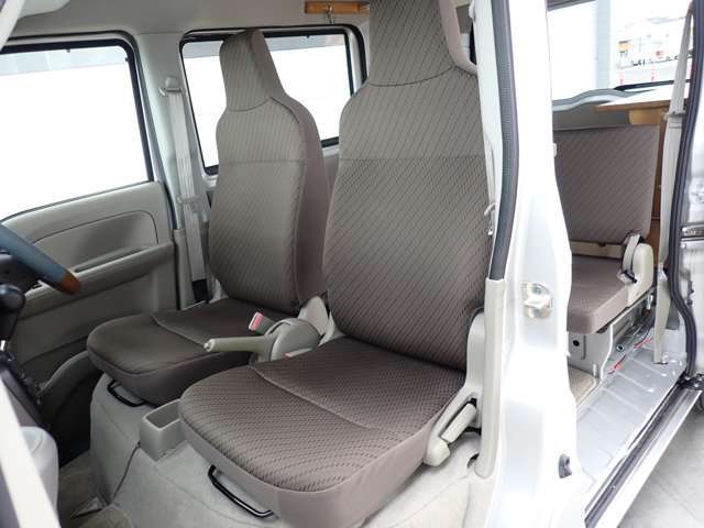 ★広くて快適な室内！天井も足元もひろびろ！とにかく座ってみれば違いがわかります★