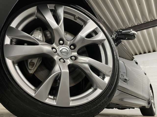 お車のご相談ならカーレッツプラスにお任せ！上質な中古車から、各メーカーの新車までなんでもご相談下さい！お問い合わせはTEL047-486-8833までお気軽にどうぞ！