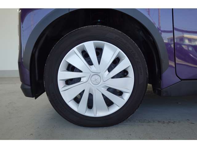 タイヤサイズ155/65R14インチです。