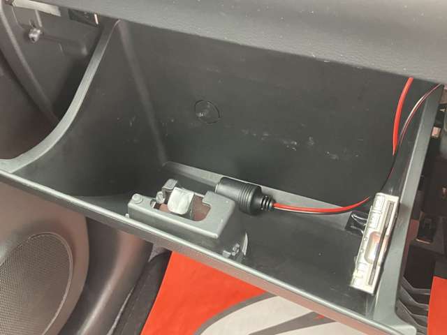 納車整備については、国家資格を持つ、経験豊富な自動車整備士が、納車点検を実施し、不具合箇所を整備した上で納車させていただきます。