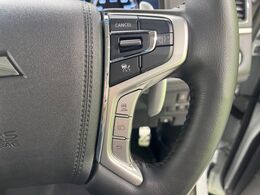 【レーダークルーズコントロール】高速道路での長距離走行が楽に！！自動で速度を保つクルーズコントロールが、衝突軽減システムと連携し、前方の車両を感知して車間を保つように速度調節してくれます！！