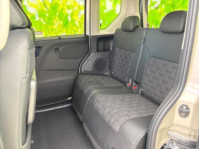 WECARSでは各商談席に大型モニターをご用意しております！見やすい大画面でゆったりと全国の在庫をご覧いただけます！是非ご来店お待ちしております！