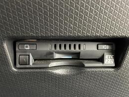 【ETC】有料道路を利用する際に料金所で停止することなく通過できる、ETC車載器（ノンストップ自動料金収受システム機器）が装備されています。セットアップを行うことで利用可能になります。
