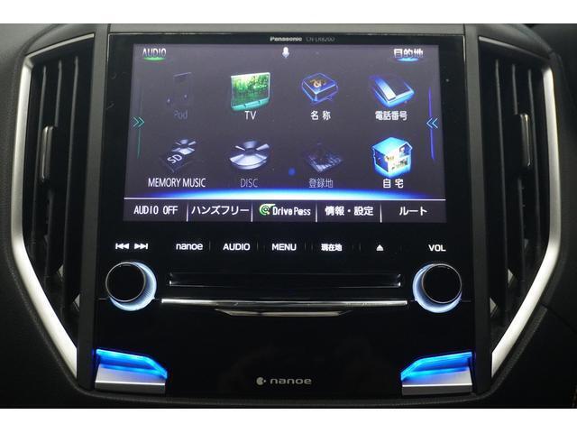 8インチの液晶画面を設定した、見やすく使いやすいナビゲーション。マルチファンクションディスプレイを第二画面として活用し、必要な情報をより分かりやすく表示するなど高次元のドライブアシストを実現します。