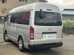 当店では、ハイエースの車両を多数掲載しております。さまざまなモデルや仕様のハイエースをご覧いただけるので、ぜひ一度ご確認してみてはいかがでしょうか。ご希望の条件に合った車両が見つかるかもしれません！