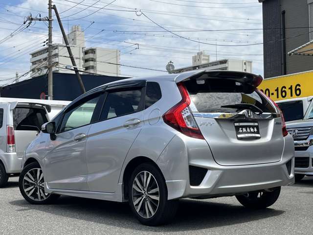 【仕入れ】当社の中古車は、ベテランのスタッフが1台1台、丁寧に仕入れた良質車ばかりです。ぜひ、ご来社いただき、ご自身の目でお確かめください。きっとご満足頂けると思います