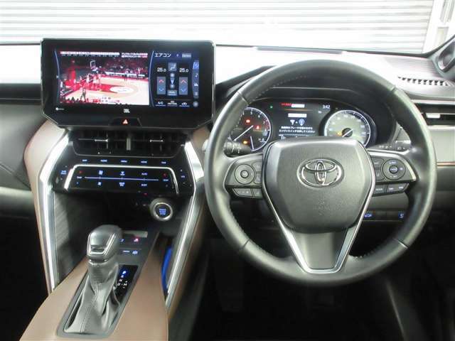 運転席はその車の重要ポイント。ぜひ実際にご乗車ください。お待ちしてます。