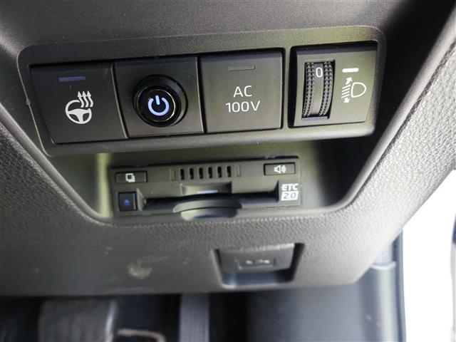 【ETC】有料道路を利用する際に料金所で停止することなく通過できる、ETC車載器（ノンストップ自動料金収受システム機器）が装備されています。セットアップを行うことで利用可能になります。