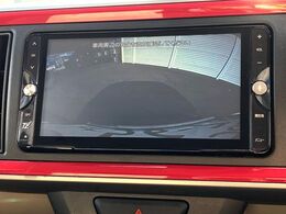 ★【バックカメラ】で駐車時に後方確認もできますので、運転で不安な方も安心してお乗りいただけます♪