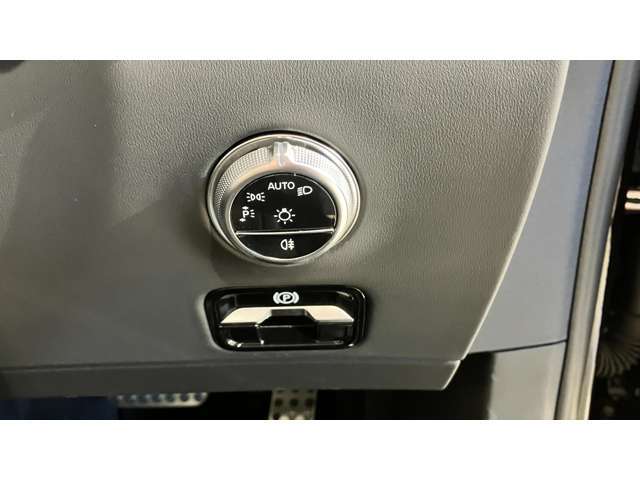 新車保証の『メルセデス・ケア』が継承されるお車は、初回車検時まで走行距離無制限でトータルサポートさせて頂きます。万が一の製品不良による故障は、無償で修理を行わせて頂きます。