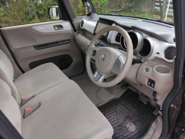 クレジット決済も可能です。別途手数料が発生するため、クレジットでなければならない方以外は、現金振込等のお支払い方法をお勧めします。