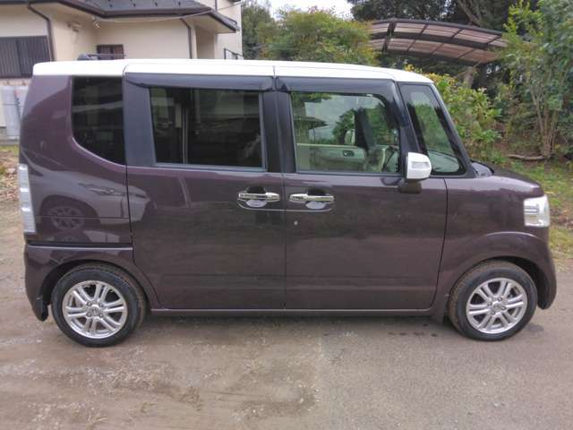 通勤だけ。新車納車待ちの間。セカンドカーなので。そう！正解です。本気の低走行。本気の傷凹み無。本気だから高額になってしまった。修理代は毎箇所高額です。CARMARKで定期的に車両交換しましょう