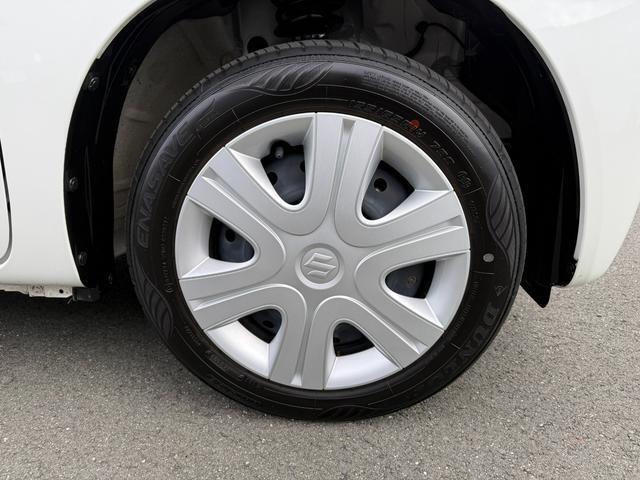 タイヤ残り溝あります、良好です。