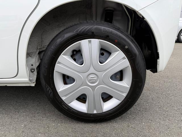 タイヤ残り溝あります、良好です。