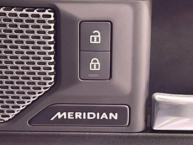 ◆MERIDIANデジタルサウンドシステム『コンサートのような臨場感溢れる音響空間を実現します。MERIDIANは英国のプレミアムオーディオブランドです。どうぞ店頭にてご体感ください。』