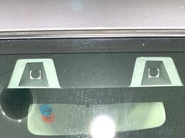 【スズキ　セーフティサポート】走行中に前方の車両等を認識し、衝突しそうな時は警報とブレーキで衝突回避と被害軽減をアシスト。より安全にドライブをお楽しみいただけます。