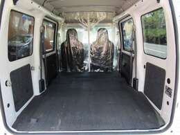 大開口で荷物の積み下ろしやすいトランクルームです♪お仕事や近所のお買い物からゴルフやキャンプなどのレジャーまで幅広く活躍しますよ☆☆ホンダオートディーラーホンダ専門店♪TEL06-6744-2222☆