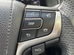 【プリクラッシュセーフティ】前方の車両等を検知し、衝突しそうな時は警報で注意を促し、ブレーキを踏む力をサポート。ブレーキを踏めなかった場合は衝突被害軽減ブレーキが作動、衝突回避をサポートします。