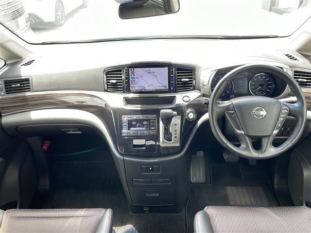 店舗にて現車の確認もいただけますので、お電話で在庫のご確認の上是非ご来店くださいませ。