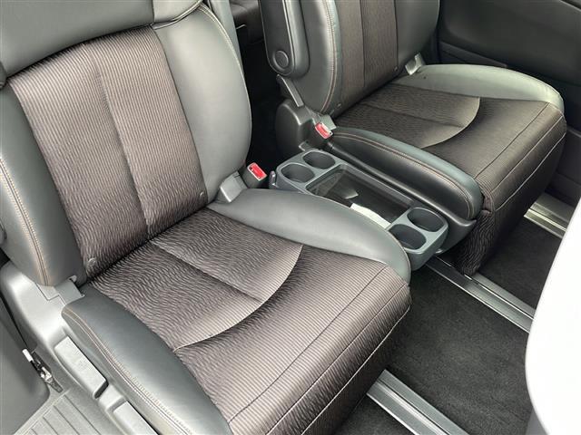 店舗にて現車の確認もいただけますので、お電話で在庫のご確認の上是非ご来店くださいませ。