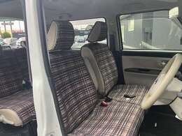 大きな窓で視界が良く運転がしやすいです