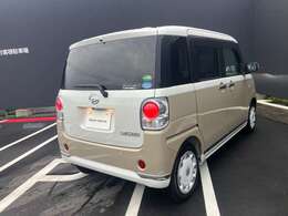 当社自慢のお車です。横にこの車のセールスポイントを、写真と説明でアピールしてあります！まずはご覧になってください。いろんなところをチェックできますよ。