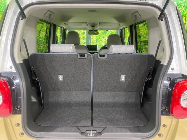 普段のお買い物や通勤、送迎等に十分な荷室スペースを確保しております。セカンドシートを倒すと、大きな荷物の積載も可能です♪