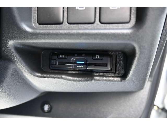 パナソニックETC車載器を純正カードホルダー内へスマート取付！