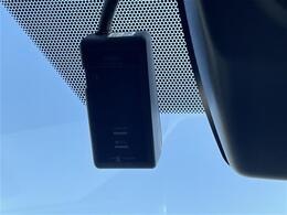 【後部座席操作部】後部座席を快適に過ごしていただくための便利な装備が付いています！