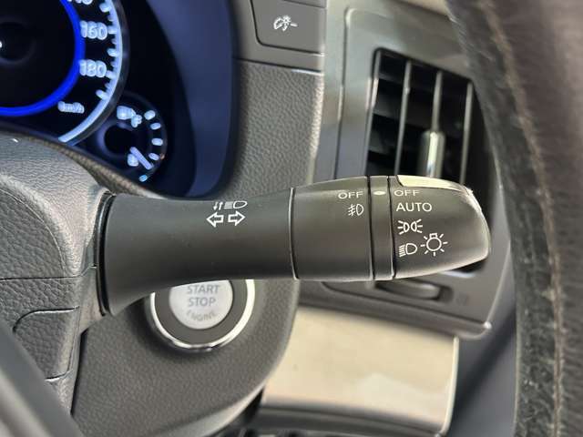 オートライト装備車両です。