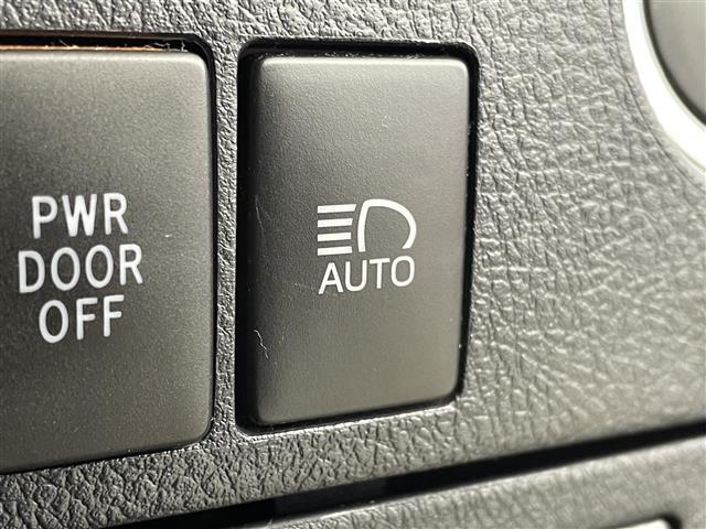 【運転席操作部】『運転席周辺の装備』の画像になります。快適なドライブを楽しむための機能が装備されています！運転席から触れるので使いやすいです！