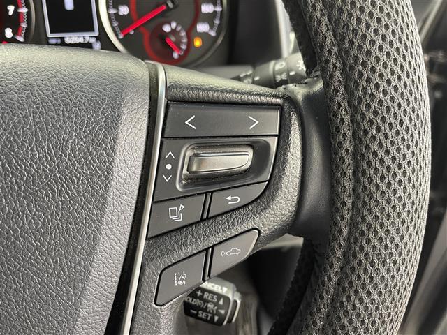 【運転席操作部】『運転席周辺の装備』の画像になります。快適なドライブを楽しむための機能が装備されています！運転席から触れるので使いやすいです！