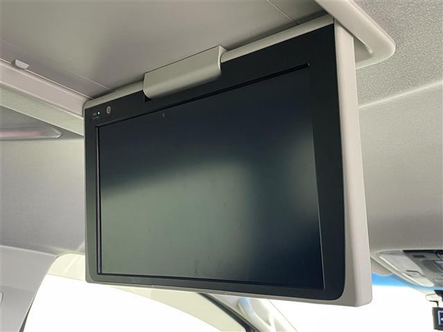 【後部座席操作部】『後部座席周辺の装備』の画像になります。写真の内容に関してご不明点、ご質問等がございましたらお気軽にガリバー店舗までお問い合わせください。