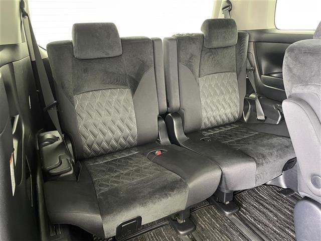 【後部座席】『後部座席周辺』の画像になります。写真の内容に関してご不明点、ご質問等がございましたらお気軽にガリバー店舗までお問い合わせください。