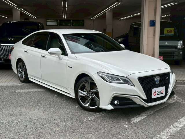 駐車時に後方がリアルタイム映像で確認できます。大型商業施設や立体駐車場での駐車時、夜間のバック時に大活躍です！運転スキルに関わらず、今や必須となった装備のひとつ！