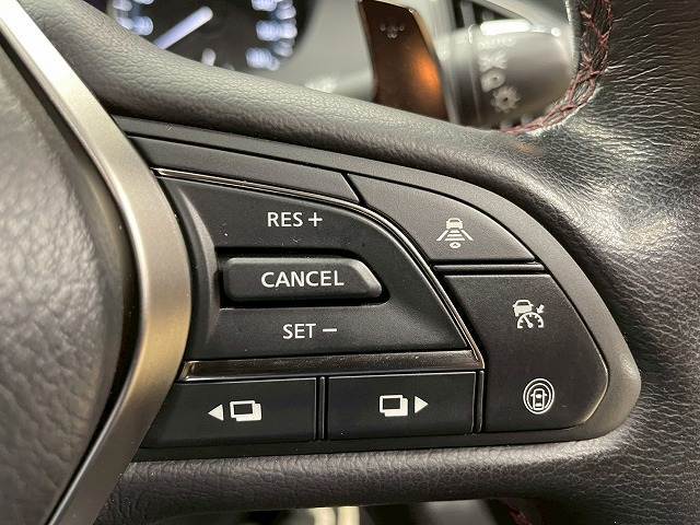 【レーダークルーズコントロール】装備で高速道路の運転も楽々です！追従型なので前の車両に合わせて速度調節ができ、渋滞などの際も楽々運転できますよ♪