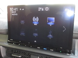 ナビゲーションはギャザズメモリーナビ（LXM-247VFLi）を装着しております。AM、FM、CD、DVD再生、Bluetooth、音楽録音再生、フルセグTVがご使用いただけます。