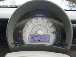 デュアルセンサーブレーキサポート　HIDオートライト　シートヒーター　コーナーセンサー　アイドリングストップ　ステアリングスイッチ　電動格納ミラー　純正フロアマット　AAC　スマートキー