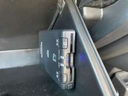 ◆ETC車載器も搭載してますので高速道路のゲートもノンストップで快適にご利用いただけます。またナンバープレート変更時や新規で取得の際はセットアップ料金が別途必要となります♪ご納車時までに実施致します♪
