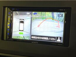 【アラウンドビューモニター】専用のカメラにより、上から見下ろしたような視点で360度クルマの周囲を確認することができます☆死角部分も確認しやすく、狭い場所での切り返しや駐車もスムーズに行えます。