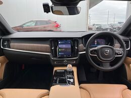 S90入荷！上質な本革を使用し、高級感溢れる本革シート。常に体に触れる部分だから、座り心地の良さにはこだわりたいですね。汚れの付着や劣化を抑制する内装コーティング施工もおススメ！