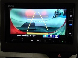 【リアカメラ】3パターンの映像表示で、後方確認をサポート！映像は『ノーマル』『広角』『真上』の3モードから選べます♪