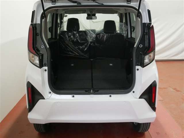 水平に倒すことができますので、大きな荷物もラクラク積めます！！