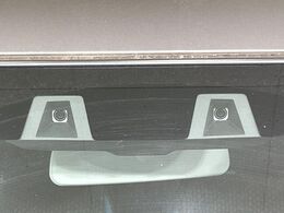 【スズキ　セーフティサポート】走行中に前方の車両等を認識し、衝突しそうな時は警報とブレーキで衝突回避と被害軽減をアシスト。より安全にドライブをお楽しみいただけます。