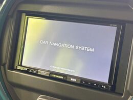 【ナビゲーション】目的地までしっかり案内してくれる使いやすいナビ。Bluetooth接続すればお持ちのスマホやMP3プレイヤーの音楽を再生可能！毎日の運転がさらに楽しくなります！！
